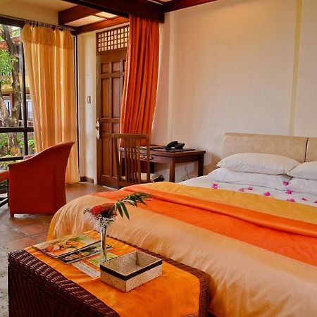 Punta Bulata White Beach Resort & Spa Cauayan  Kültér fotó